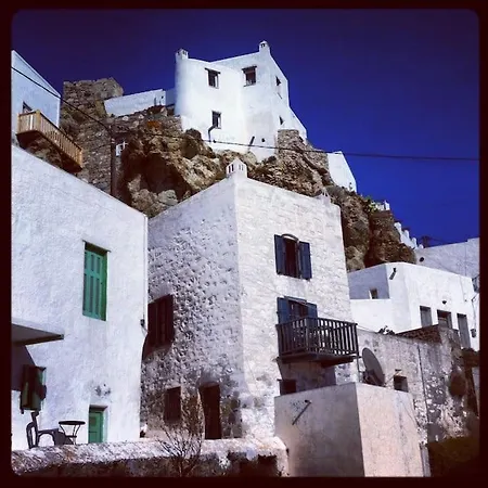 Traditional Triplex * Serifos Town
